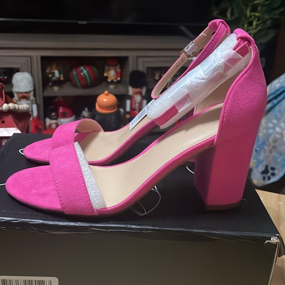 Pink Chunky Heel Shoe - Picture 4 of 5